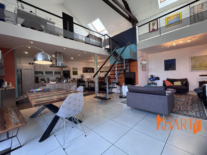 Maison - 260 m² - 7 pièces