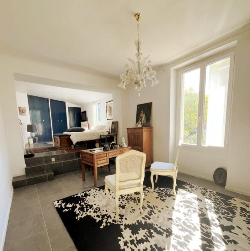 Maison - 295 m² - 12 pièces