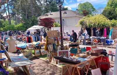 Brocante des loges-en-josas