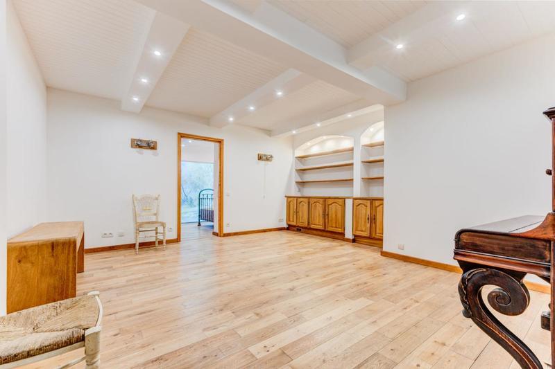 Villa - 310 m² - 8 pièces