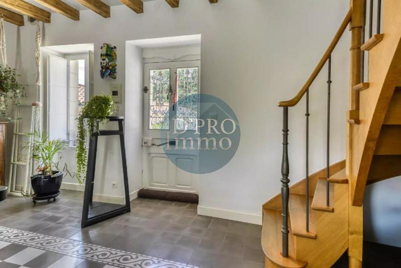 Maison - 284 m² - 8 pièces