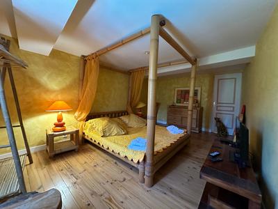 Maison - 307 m² - 8 pièces