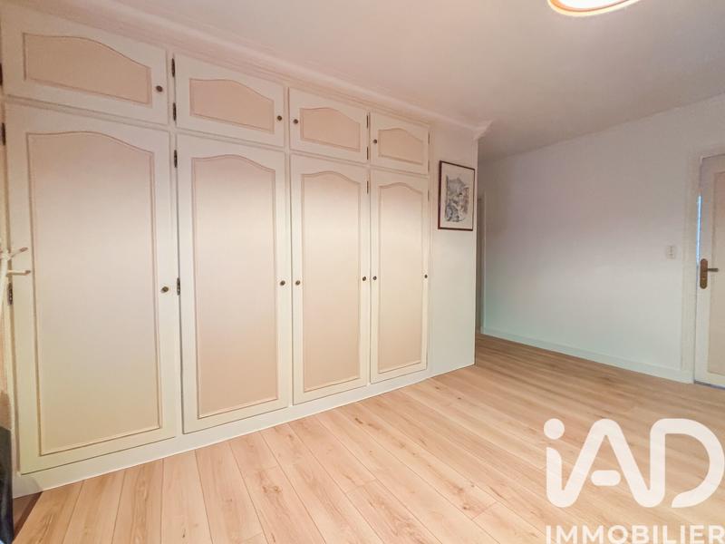 Maison - 239 m² - 8 pièces