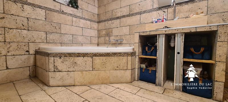 Maison en pierre - 170 m² - 6 pièces