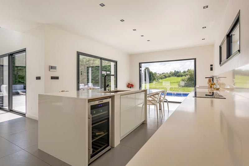 Villa - 235 m² - 7 pièces