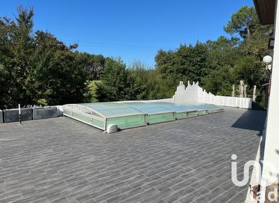 Maison - 268 m² - 8 pièces