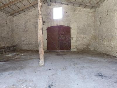 Maison - 250 m² - 2 pièces