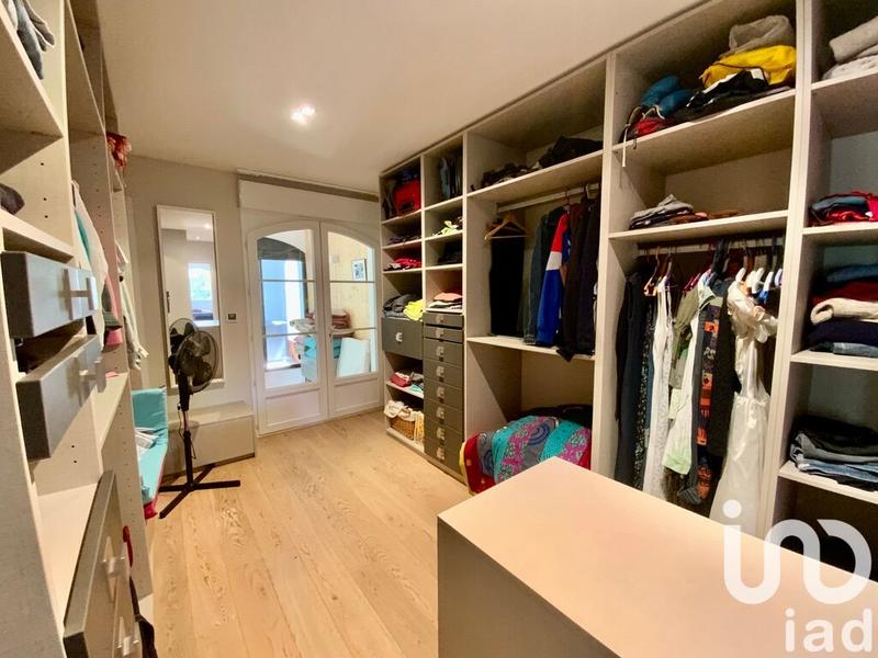 Maison - 232 m² - 8 pièces