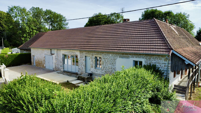 Maison de village - 192 m² - 8 pièces