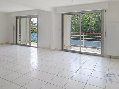 Appartement - 93 m² - 3 pièces