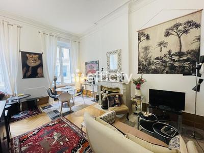 Appartement bourgeois - 57 m² - 2 pièces