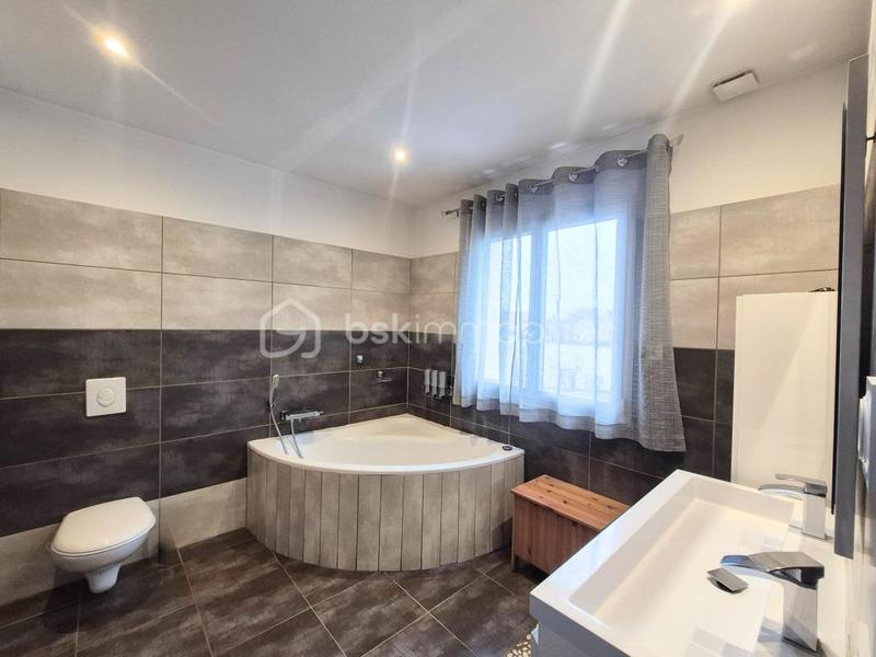 Maison - 150 m² - 7 pièces