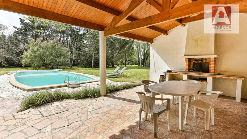 Maison - 198 m² - 7 pièces