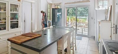 Maison - 350 m² - 12 pièces