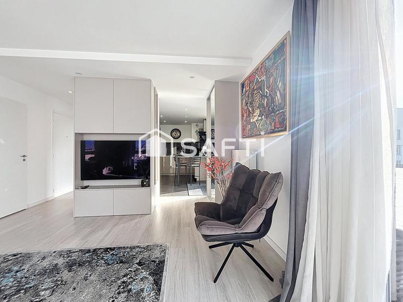 Appartement - 99 m² - 6 pièces