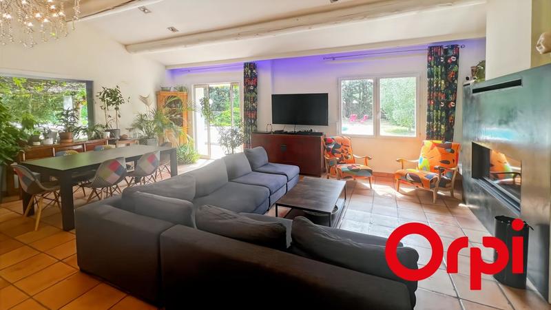 Villa - 223 m² - 8 pièces