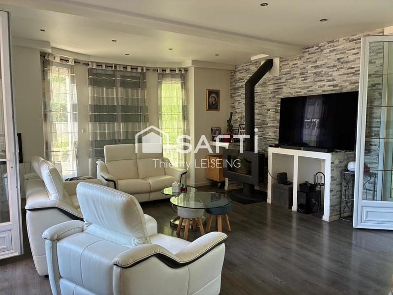 Maison - 220 m² - 7 pièces