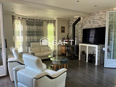 Maison - 220 m² - 7 pièces