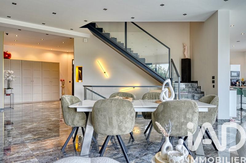 Maison de maîtres - 440 m² - 10 pièces