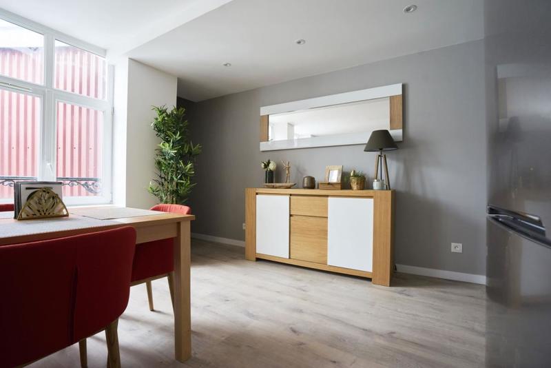 Appartement - 98 m² - 6 pièces