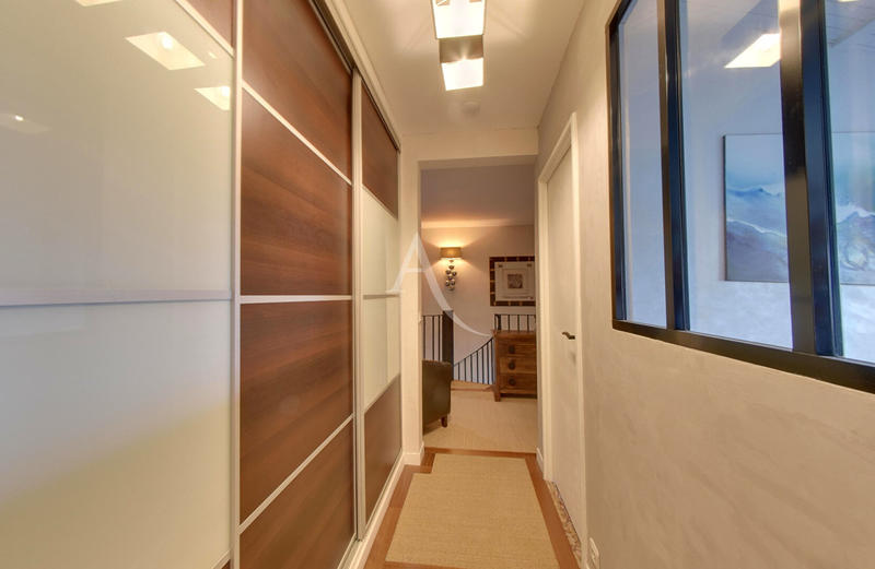 Appartement - 104 m² - 6 pièces