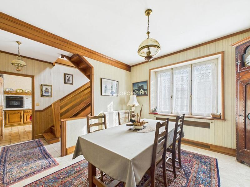 Maison - 157 m² - 8 pièces