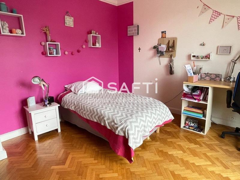 Maison - 192 m² - 9 pièces