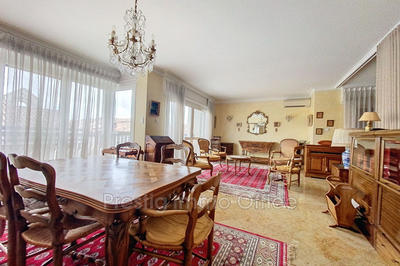 Appartement - 140 m² - 5 pièces