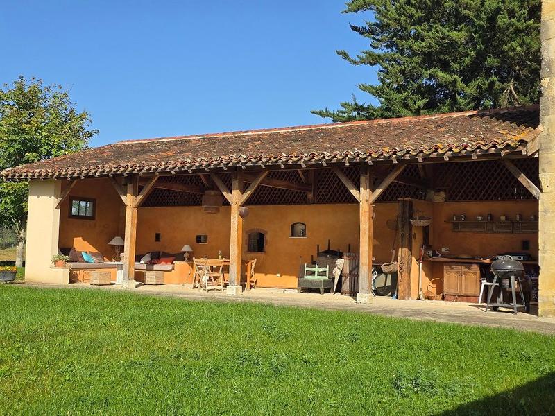 Maison - 290 m² - 8 pièces