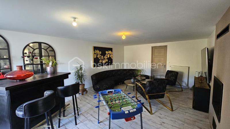 Demeure - 200 m² - 7 pièces