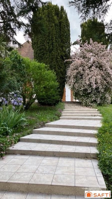 Maison - 317 m² - 10 pièces