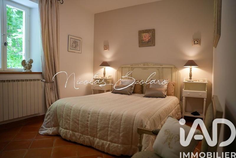 Maison - 310 m² - 8 pièces