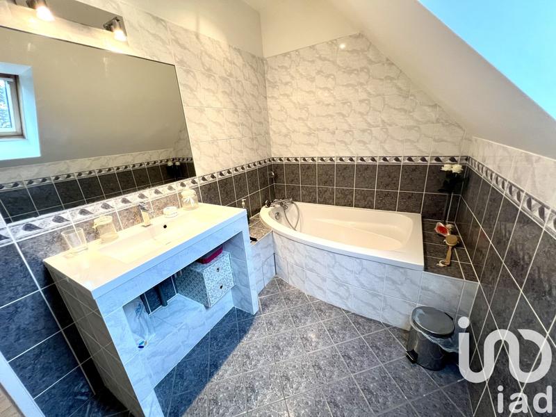 Maison - 146 m² - 7 pièces