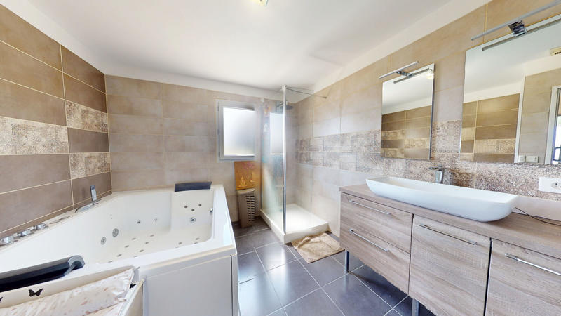 Maison - 140 m² - 5 pièces