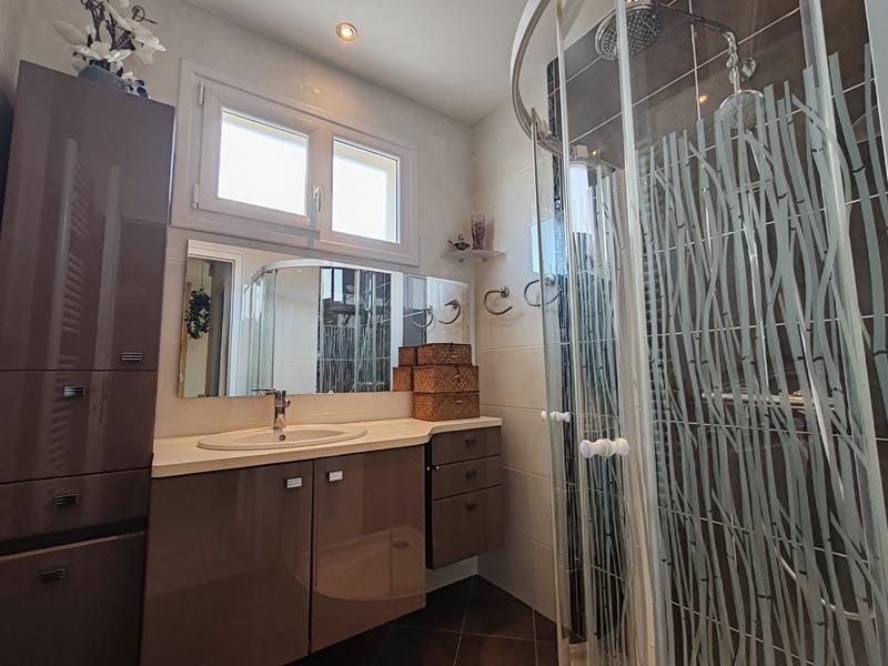 Maison - 98 m² - 5 pièces