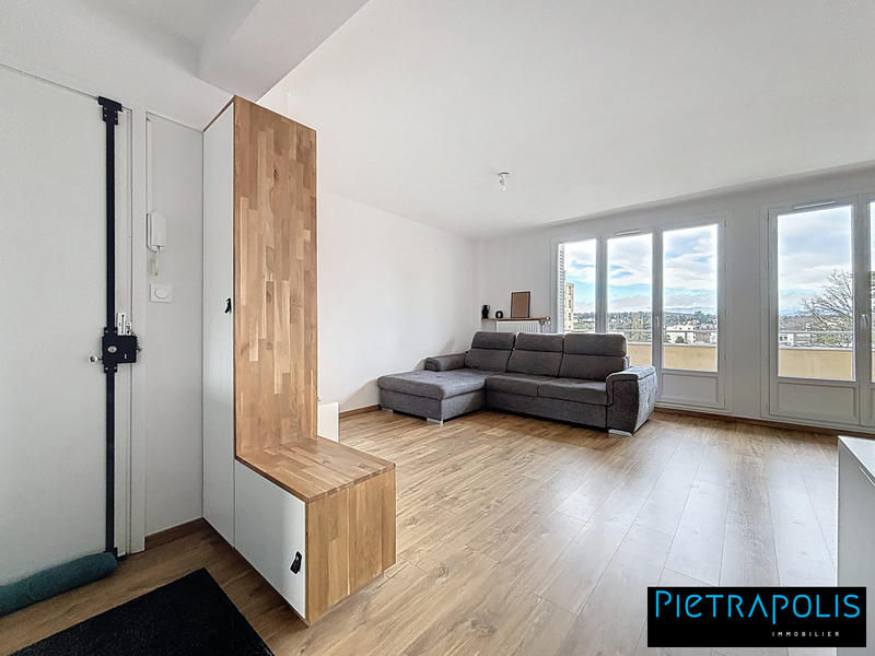 Appartement - 80 m² - 3 pièces