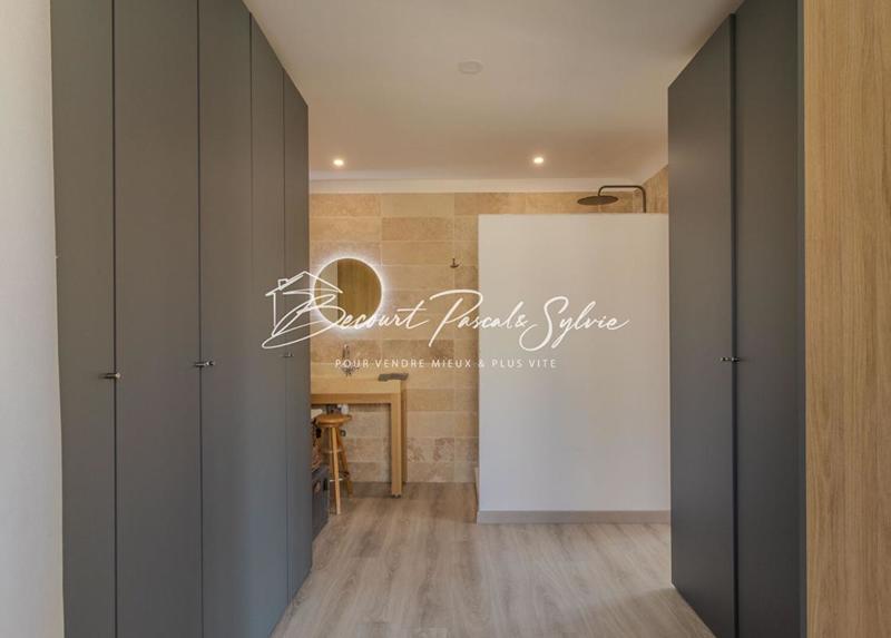 Villa - 210 m² - 6 pièces