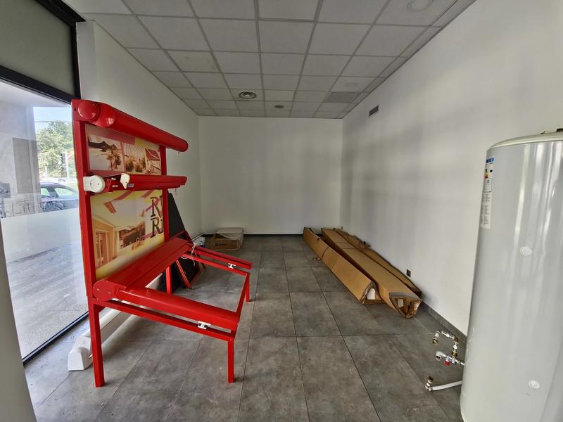 Local commercial - 74 m² - 1 pièce