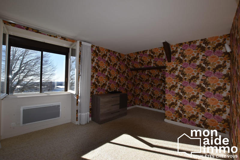 Maison traditionnelle - 240 m² - 9 pièces