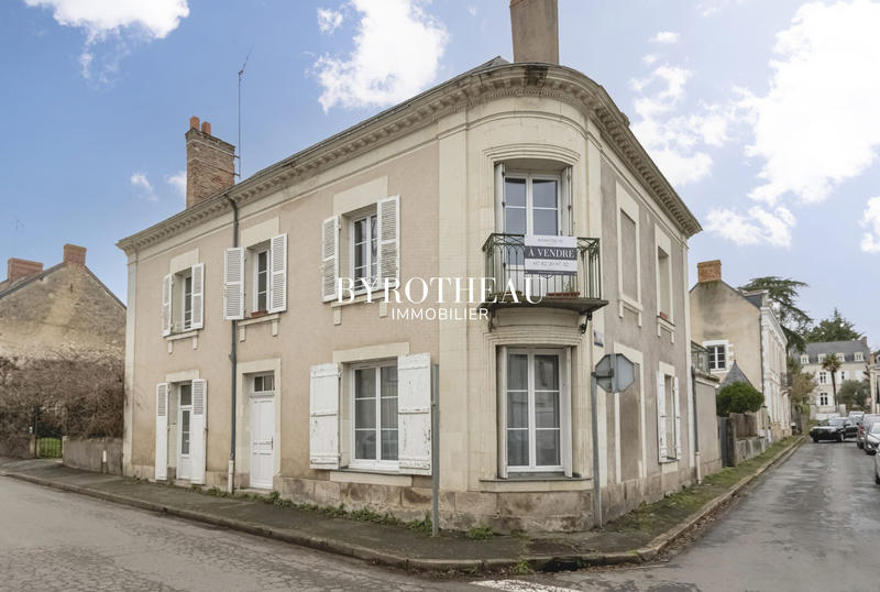 Maison - 220 m² - 8 pièces