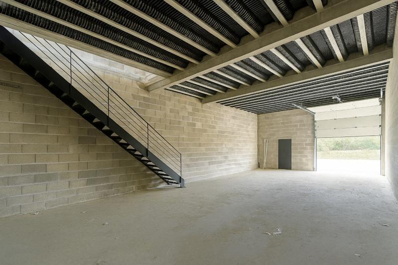 Local d'activité / Entrepôt - 133 m²