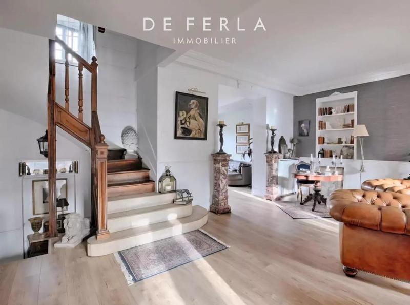 Hôtel particulier - 184 m² - 7 pièces