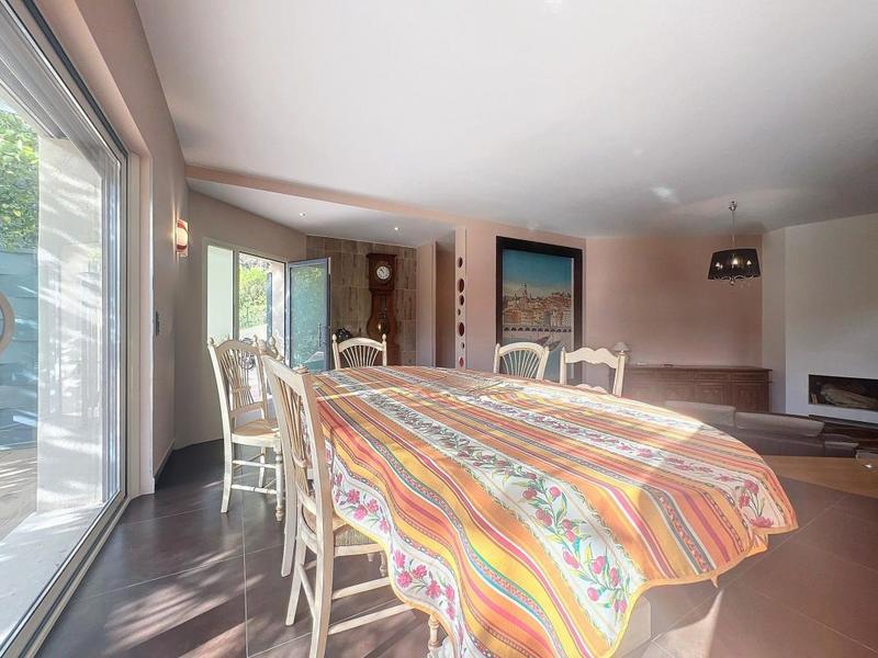 Maison - 253 m² - 5 pièces