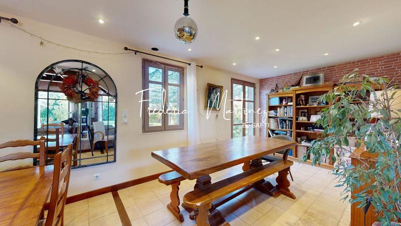 Maison - 205 m² - 8 pièces