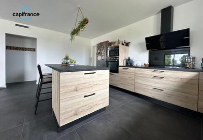 Maison - 97 m² - 5 pièces