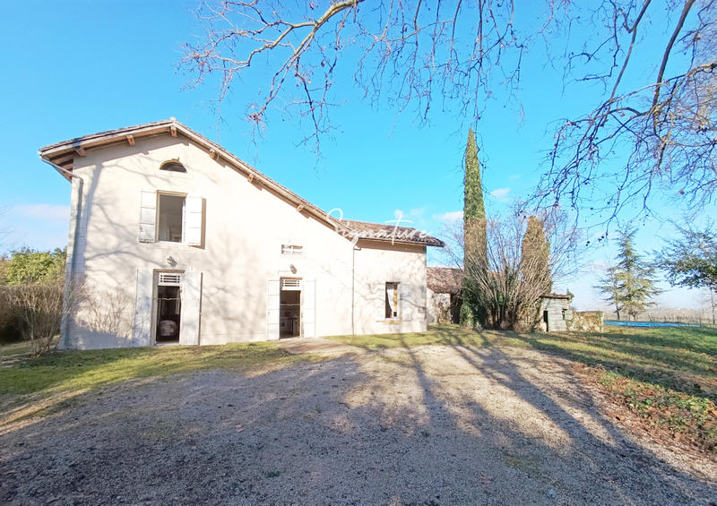 Propriété - 297 m² - 10 pièces