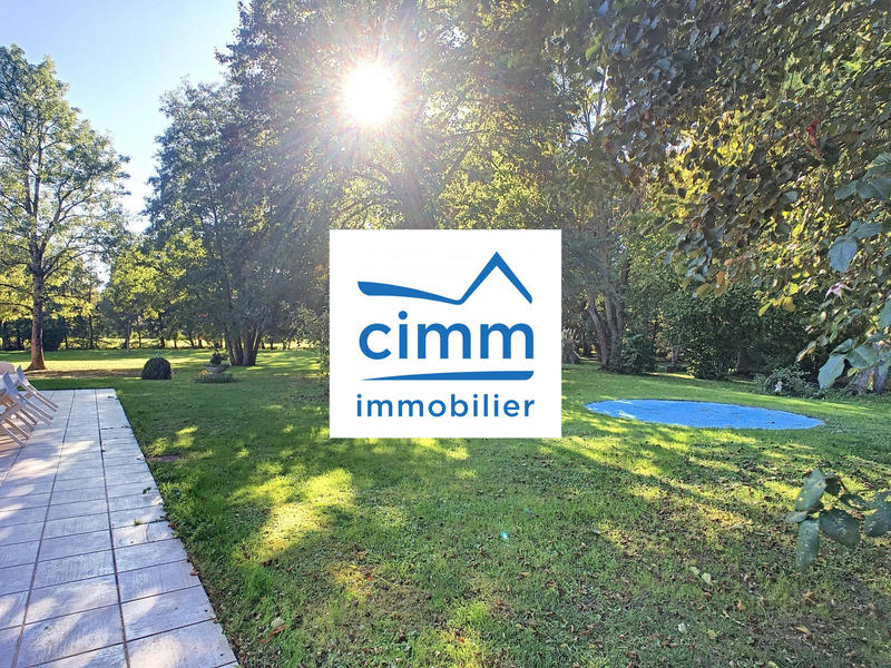 Maison - 365 m² - 15 pièces