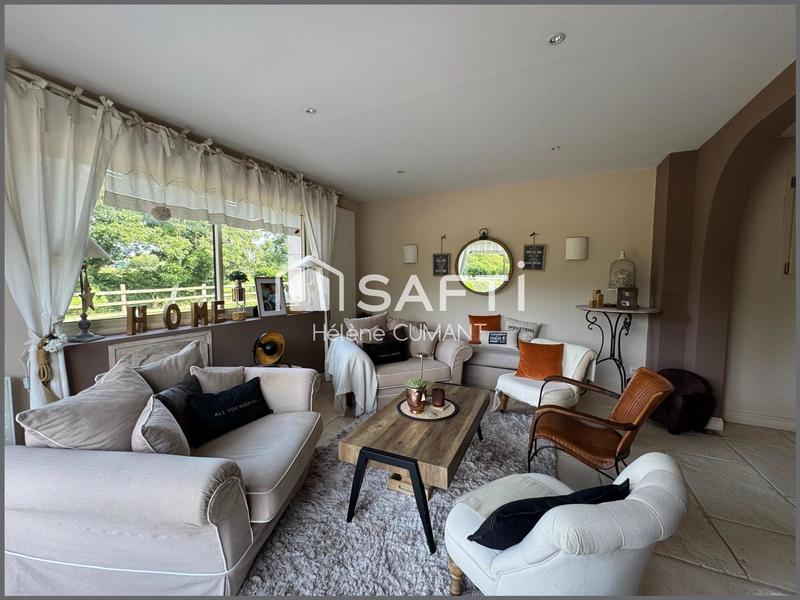 Maison - 245 m² - 9 pièces