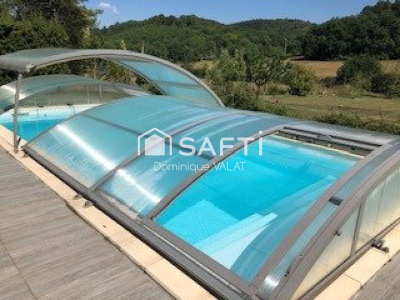 Maison - 218 m² - 5 pièces