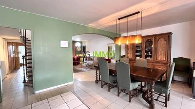 Maison - 224 m² - 8 pièces